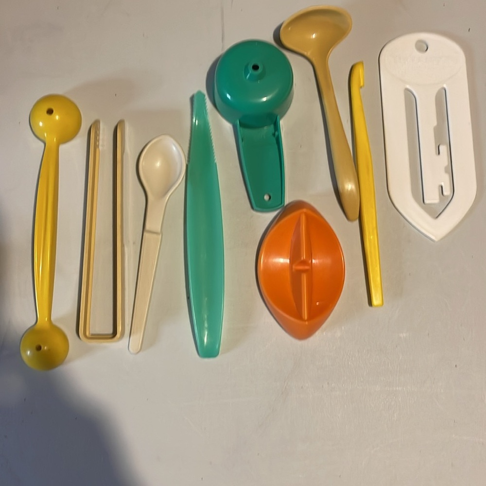 Tupperware gadgets - Picture 2 of 2